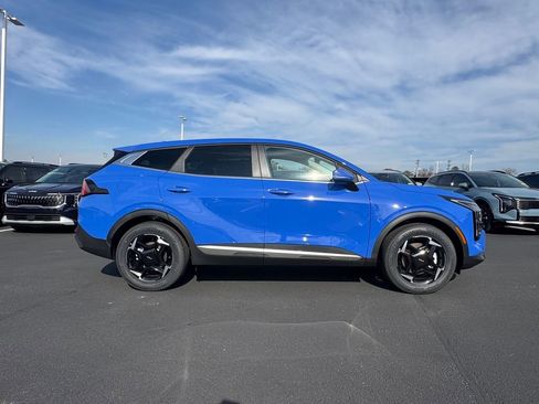New 2026 Kia Sportage EX image 2