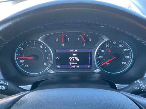 Used 2022 Chevrolet Traverse LT image 30