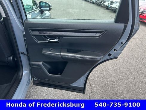 Used 2023 Honda CR-V LX image 13