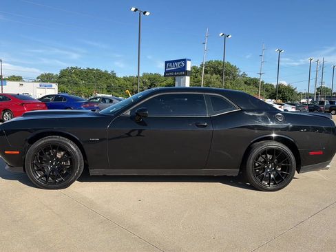 Used 2018 Dodge Challenger R/T w/ Blacktop Package RWD image 8