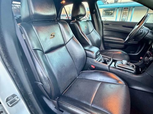Used 2017 Chrysler 300 S w/ Safetytec Plus Group image 18