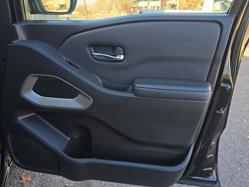 Used 2022 Nissan Frontier SV image 22