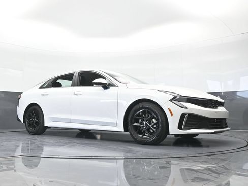 Used 2025 Kia K5 LXS FWD image 61