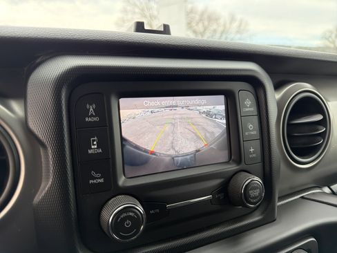 Used 2020 Jeep Wrangler Unlimited Sport S image 18