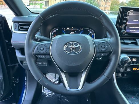 Used 2021 Toyota RAV4 SE image 25
