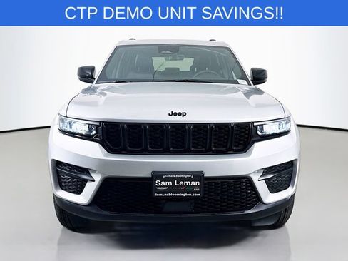 New 2025 Jeep Grand Cherokee Altitude AWD/4WD image 2