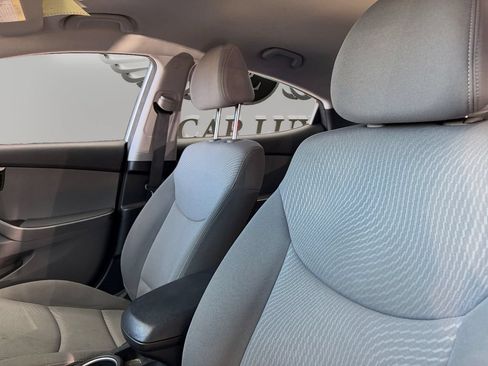 Used 2014 Hyundai Elantra SE FWD image 9