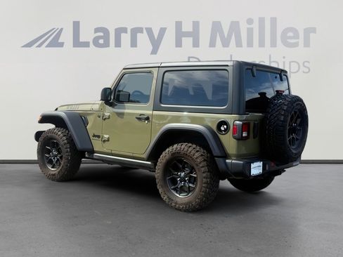 Used 2025 Jeep Wrangler Willys image 3