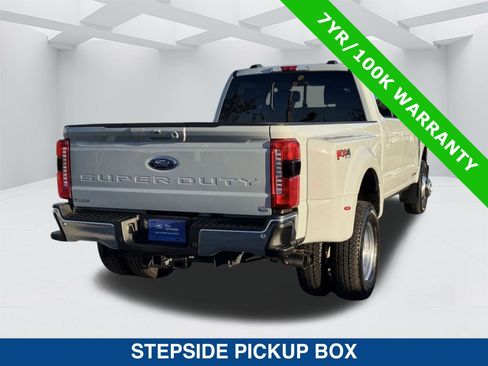 Certified 2025 Ford F350 Lariat w/ Lariat Ultimate Package image 4
