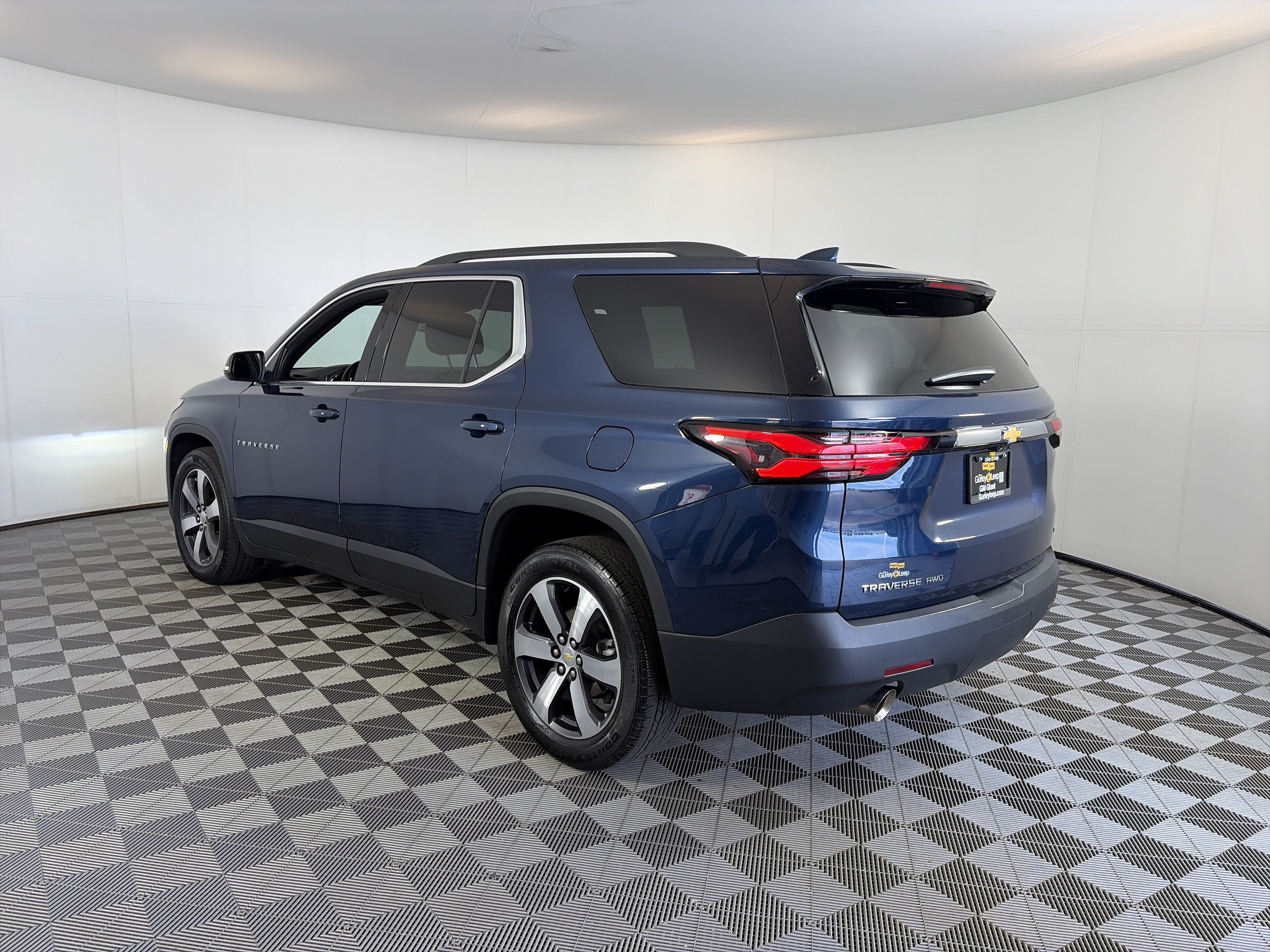 Certified 2023 Chevrolet Traverse LT w/ LT Premium Package AWD/4WD image 9