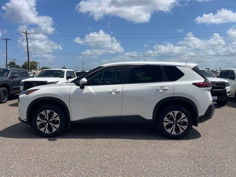 Certified 2023 Nissan Rogue SV FWD image 4