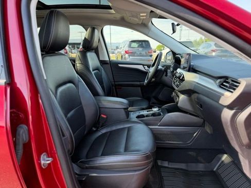 Used 2022 Ford Escape SEL w/ Technology Package AWD/4WD image 14