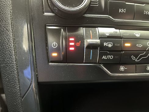 Used 2019 Ford Explorer XLT w/ Equipment Group 202A AWD/4WD image 26