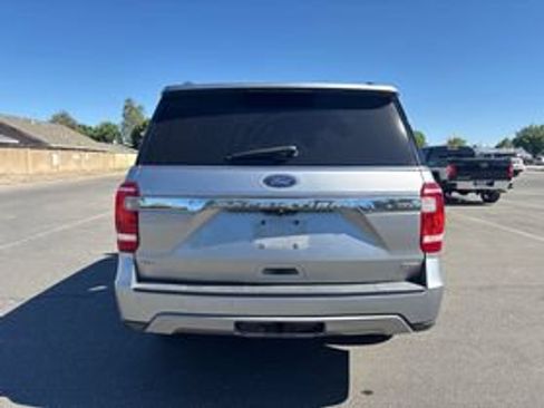 Used 2020 Ford Expedition Max XLT w/ Equipment Group 202A AWD/4WD image 6