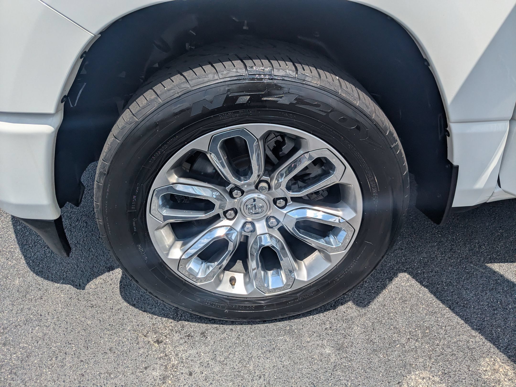 Used 2023 RAM 1500 Laramie AWD/4WD image 10