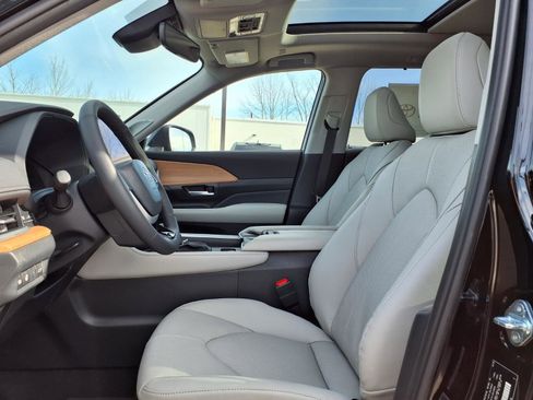 New 2026 Toyota Grand Highlander Limited AWD/4WD image 6