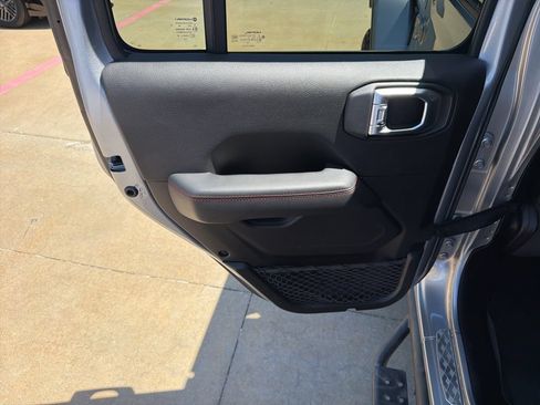 Used 2020 Jeep Gladiator Rubicon AWD/4WD image 14