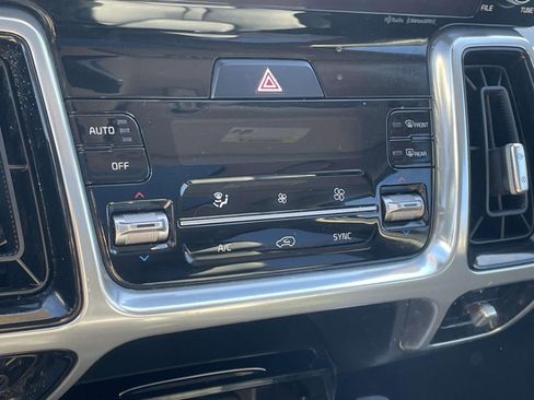 Used 2023 Kia Sorento SX image 20