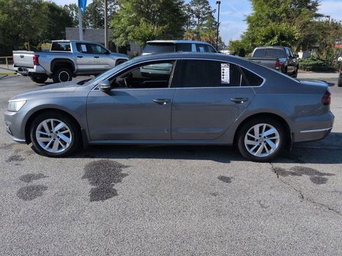 Used 2018 Volkswagen Passat 2.0T SE w/ SE Lighting Package FWD image 6