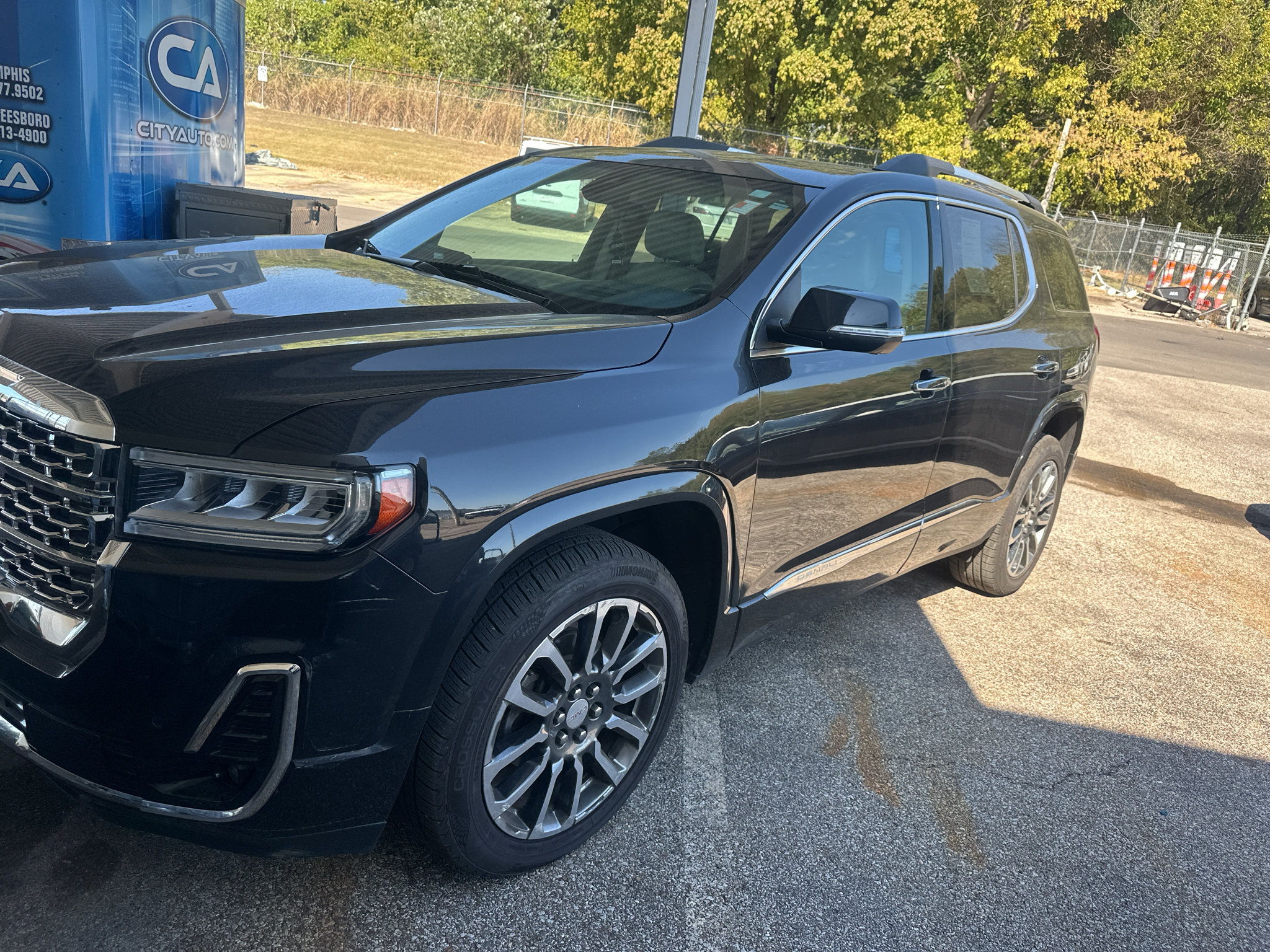 Used 2020 GMC Acadia Denali w/ Technology Package FWD image 1