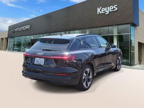 Used 2021 Audi e-tron Premium w/ Convenience Plus Package AWD/4WD image 4