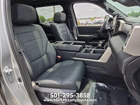 Used 2025 Toyota Tundra Limited AWD/4WD image 16