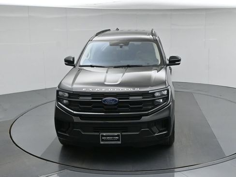 Used 2025 Ford Expedition Active RWD image 40