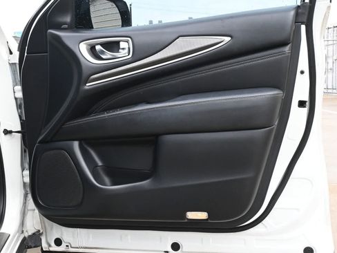 Used 2019 INFINITI QX60 Luxe w/ Essential Package FWD image 25