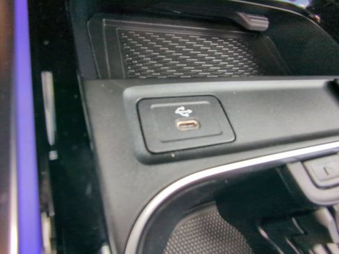 Certified 2025 Mercedes-Benz GLA 250 image 9