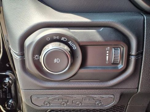 New 2025 Jeep Wrangler Sahara image 20