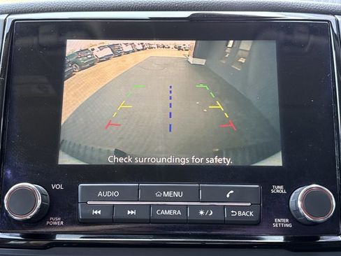 Used 2023 Nissan Titan SV image 8