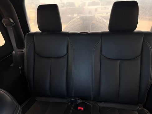 Used 2015 Jeep Wrangler Rubicon w/ Power Convenience Group AWD/4WD image 14