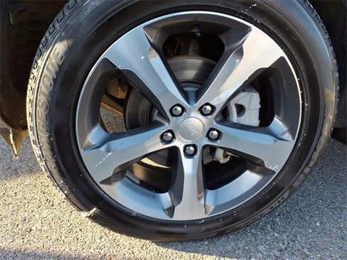 Used 2025 Jeep Grand Cherokee Limited w/ Luxury Tech Group II image 11