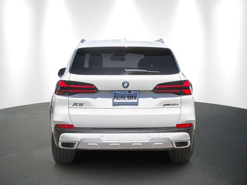 Used 2026 BMW X5 xDrive50e w/ Parking Assistance Package AWD/4WD image 5
