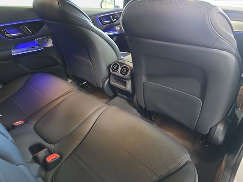 Used 2025 Mercedes-Benz GLC 300 4MATIC image 11