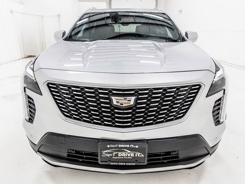 Used 2021 Cadillac XT4 Premium Luxury image 9