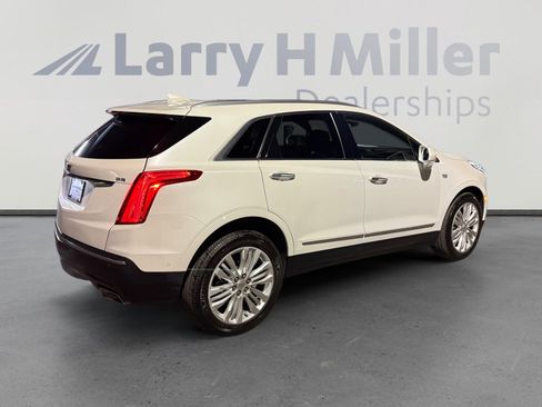 Used 2019 Cadillac XT5 Premium Luxury w/ Driver Assist Package image 5