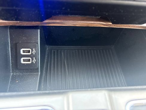 Used 2019 Ford F150 Lariat w/ Equipment Group 502A Luxury AWD/4WD image 27