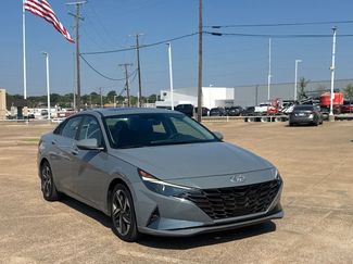 Used 2022 Hyundai Elantra SEL w/ Convenience + Premium Package FWD video 1