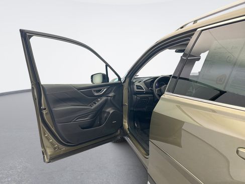 Used 2023 Subaru Forester Touring AWD/4WD image 9