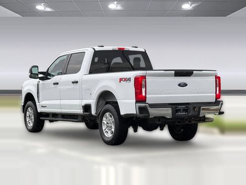 Used 2025 Ford F250 XLT w/ FX4 Off-Road Package image 3