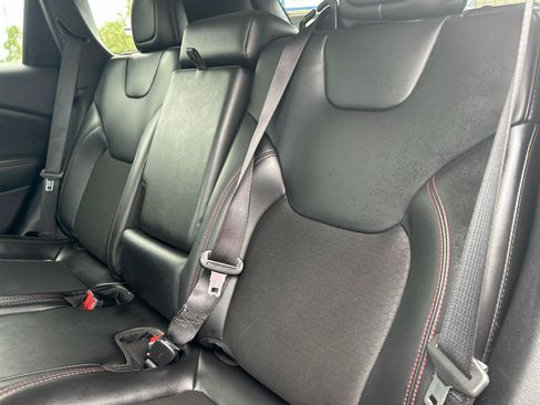 Used 2020 Jeep Cherokee Trailhawk AWD/4WD image 22