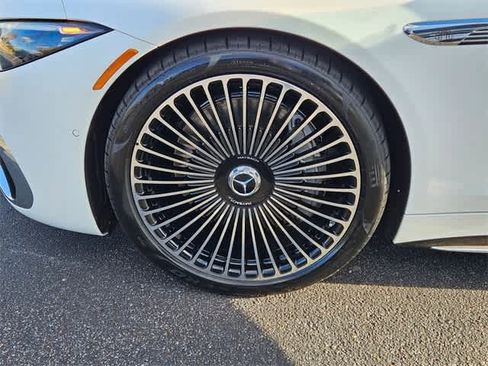 Used 2026 Mercedes-Benz Maybach SL 680 image 14