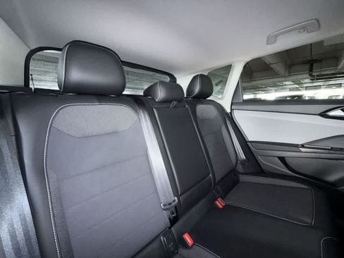Certified 2022 Volkswagen Taos SE FWD image 26