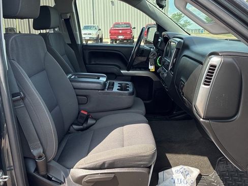 Used 2018 Chevrolet Silverado 1500 LT w/ LT Eassist Package AWD/4WD image 9