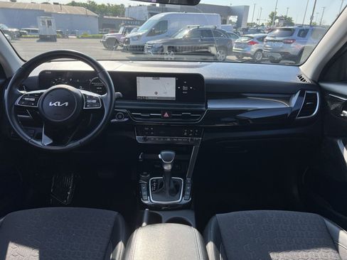 Used 2024 Kia Seltos S AWD/4WD image 23
