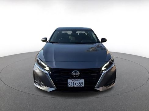 Used 2025 Nissan Altima 2.5 SV FWD image 4