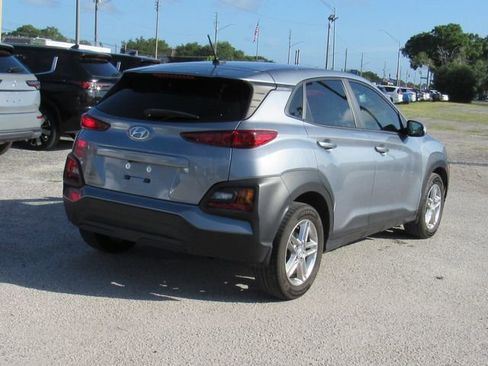 Used 2021 Hyundai Kona SE FWD image 3