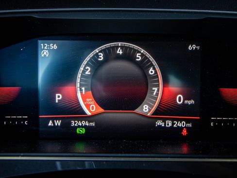 Used 2023 Volkswagen Tiguan SE R-Line image 39