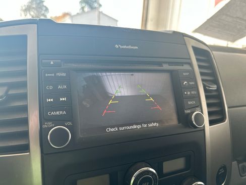 Used 2013 Nissan Frontier SL image 55